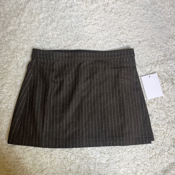 I love ugly ✨new✨ Riley Wrap Skirt in Dark Moss - Picture 4 of 8